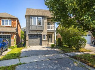 1597 Avonmore Sq, Pickering, ON L1V 7H5