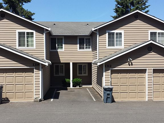 3rd image of 1326 9th St SE