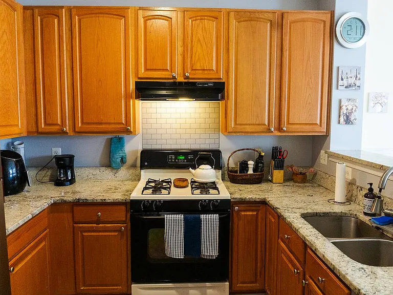 13050 Sidlaw Hills Ln — Photo 17