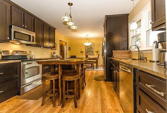 2nd image of 3 Mistletoe Ct