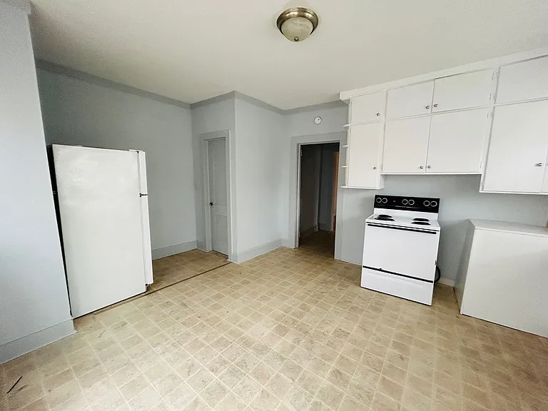 308 W Kivett St — Photo 49