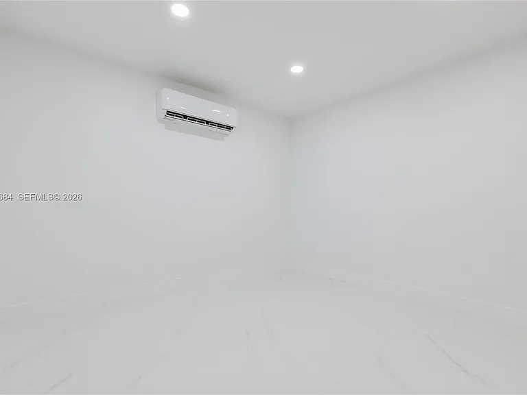 5261 SW 89th Ave #1 — Photo 11