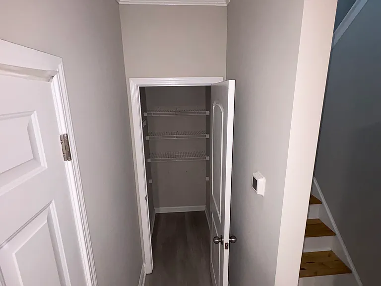 7047 Sonja Dr — Photo 10