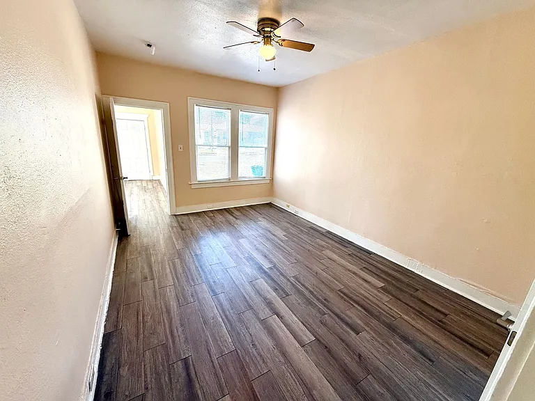 411 Canton — Photo 13