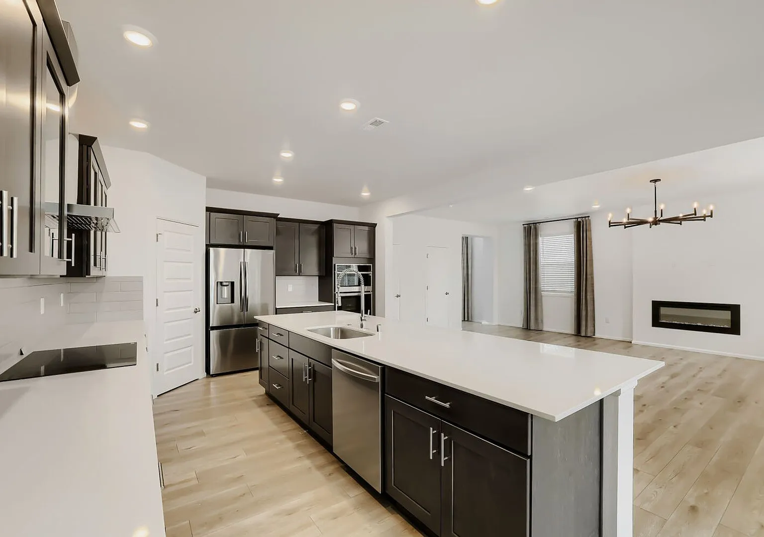 Stunning 4bed/2.5bath Corner Lot Home Near Downtown Monroe! — Photo 4