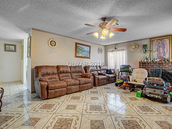 3rd image of 809 Sportsman Dr