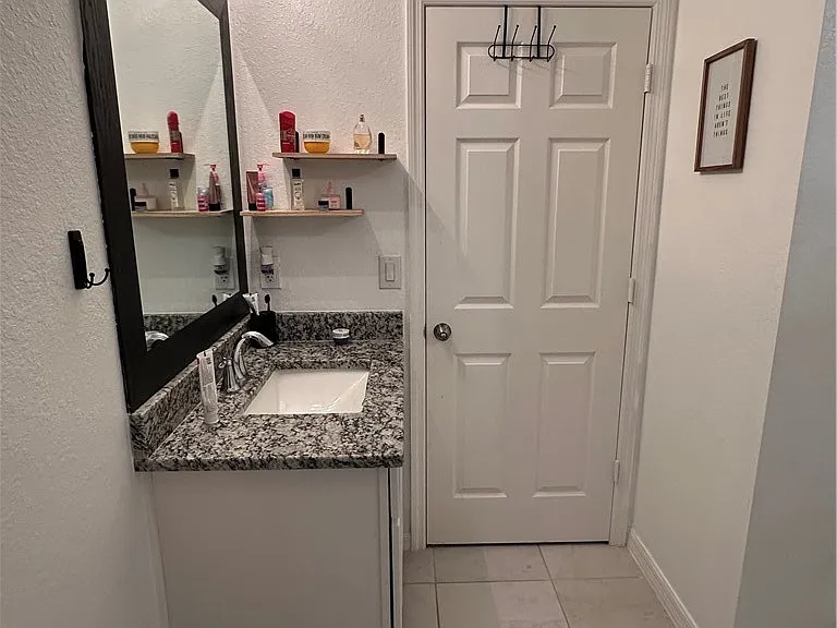 1912 NE 2nd Pl — Photo 19