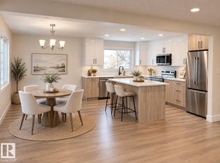 10418 154th St NW, Edmonton, AB T5P 2H8
