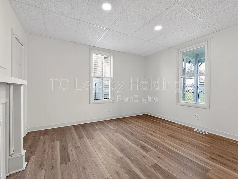 604 Hart St — Photo 16