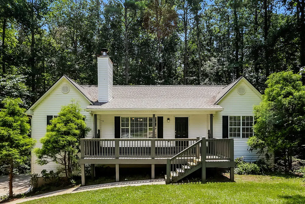 3 bed, 2.0 bath, 1308 sqft, $1,720 — Photo 1