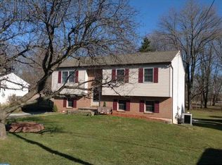 905 Neversink St, Reading, PA 19606
