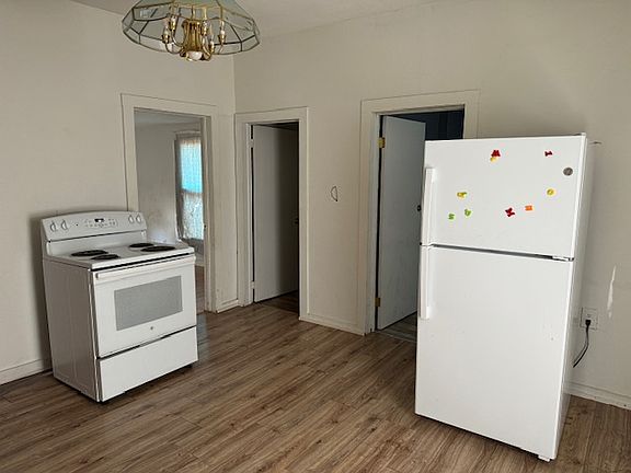 4th image of 674 S Salt Pond Ave