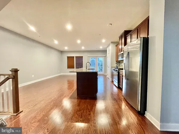 601 Colindale St, Middle River, MD 21220