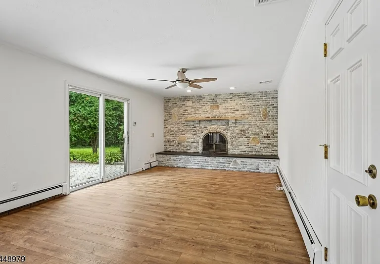 54 Canterbury Dr — Photo 15