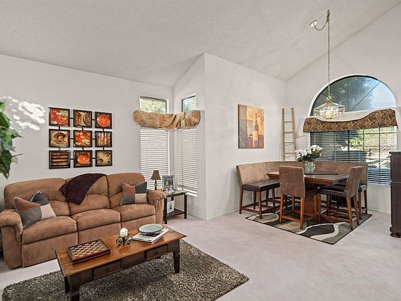 5th image of 40530 Peonza Ln