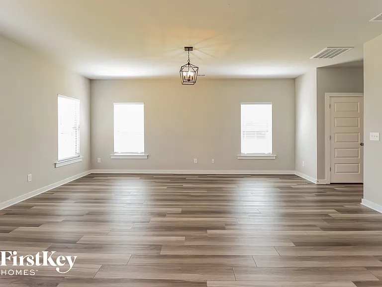 320 Ridge View Cir — Photo 3