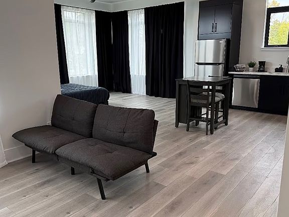 3rd image of 1003 Paradise City Blvd
