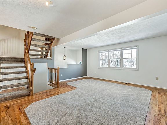 4th image of 2622 Birchwood Ln