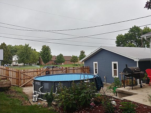 4th image of 303 1st Ave E