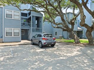 209 Forest Hls APT 211, Rockport, TX 78382