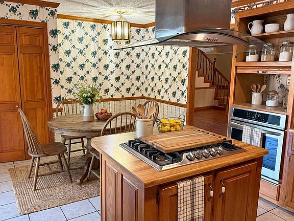 9th image of this home