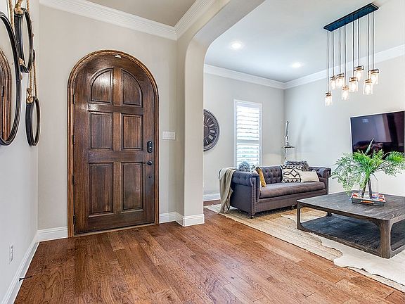 2nd image of 1828 Quiet Oak Pl
