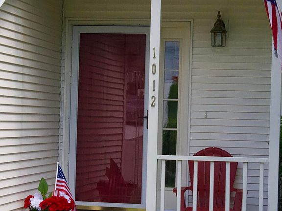 2nd image of 1012 Edenbridge Way