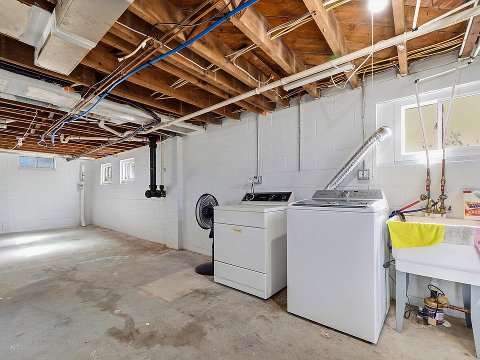 835 W Silver Lake Rd, photo 29