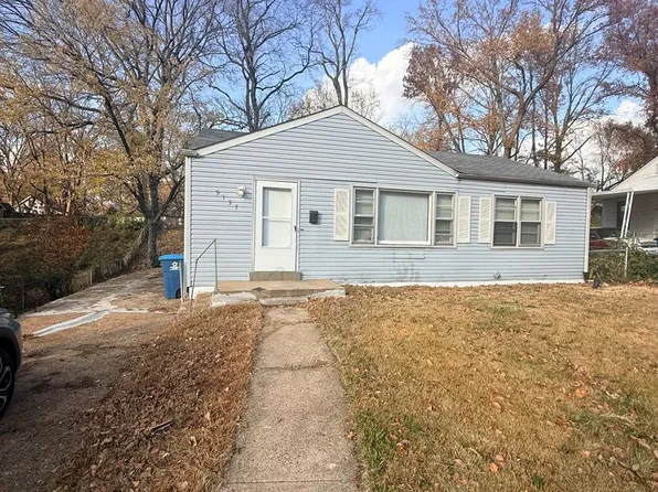 9157 Belcour Dr, Saint Louis, MO 63121