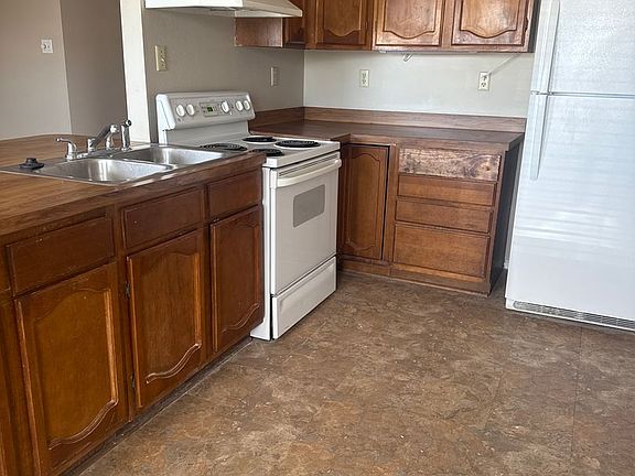2nd image of 2604 Miguel Pl APT C