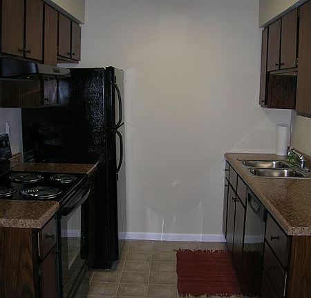 McDevitt_Apt. C_kitchen
