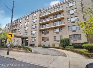 175 Zoe St APT 1C, Staten Island, NY 10305