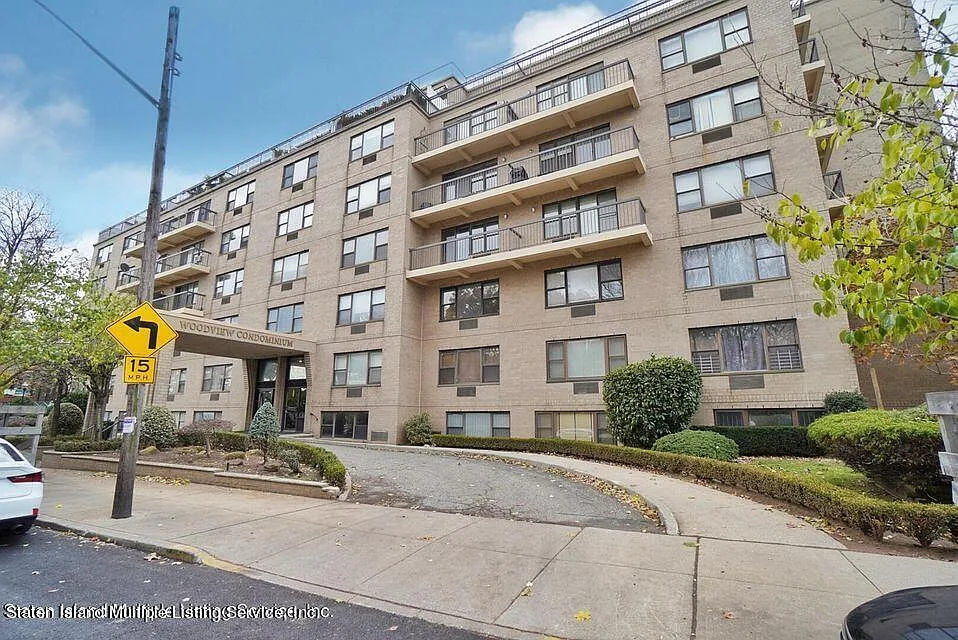 175 Zoe St APT 1C photo 1