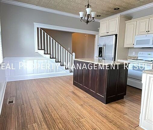 4th image of 1623 Lincoln Ave #A