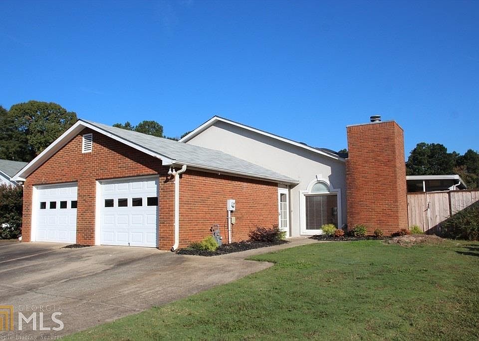 2nd image of 185 Arbor Way