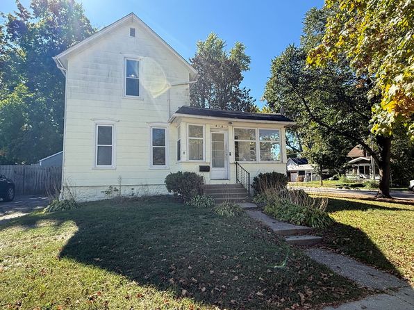 319 Douglas St