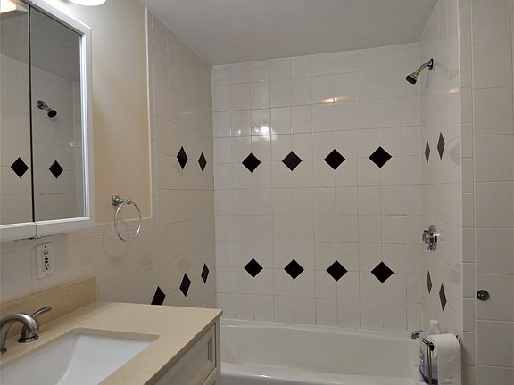 5th image of 14 Duval St APT 1