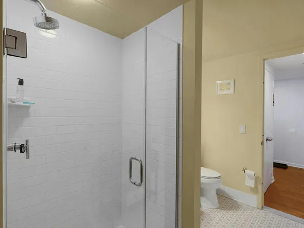 700 Grove Street image 17 of 39