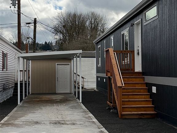 4th image of 2009 Lewis River Road #1