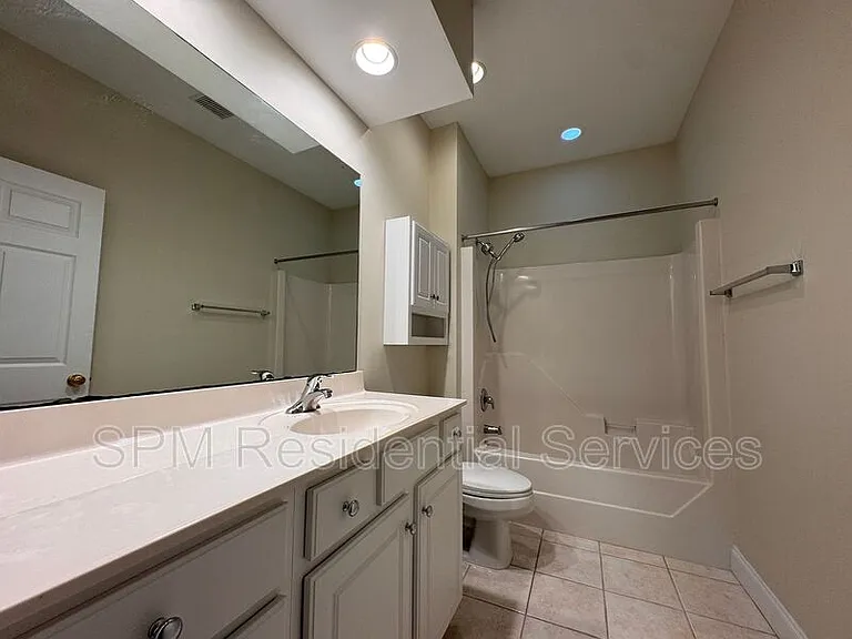 4534 Regent Dr — Photo 17