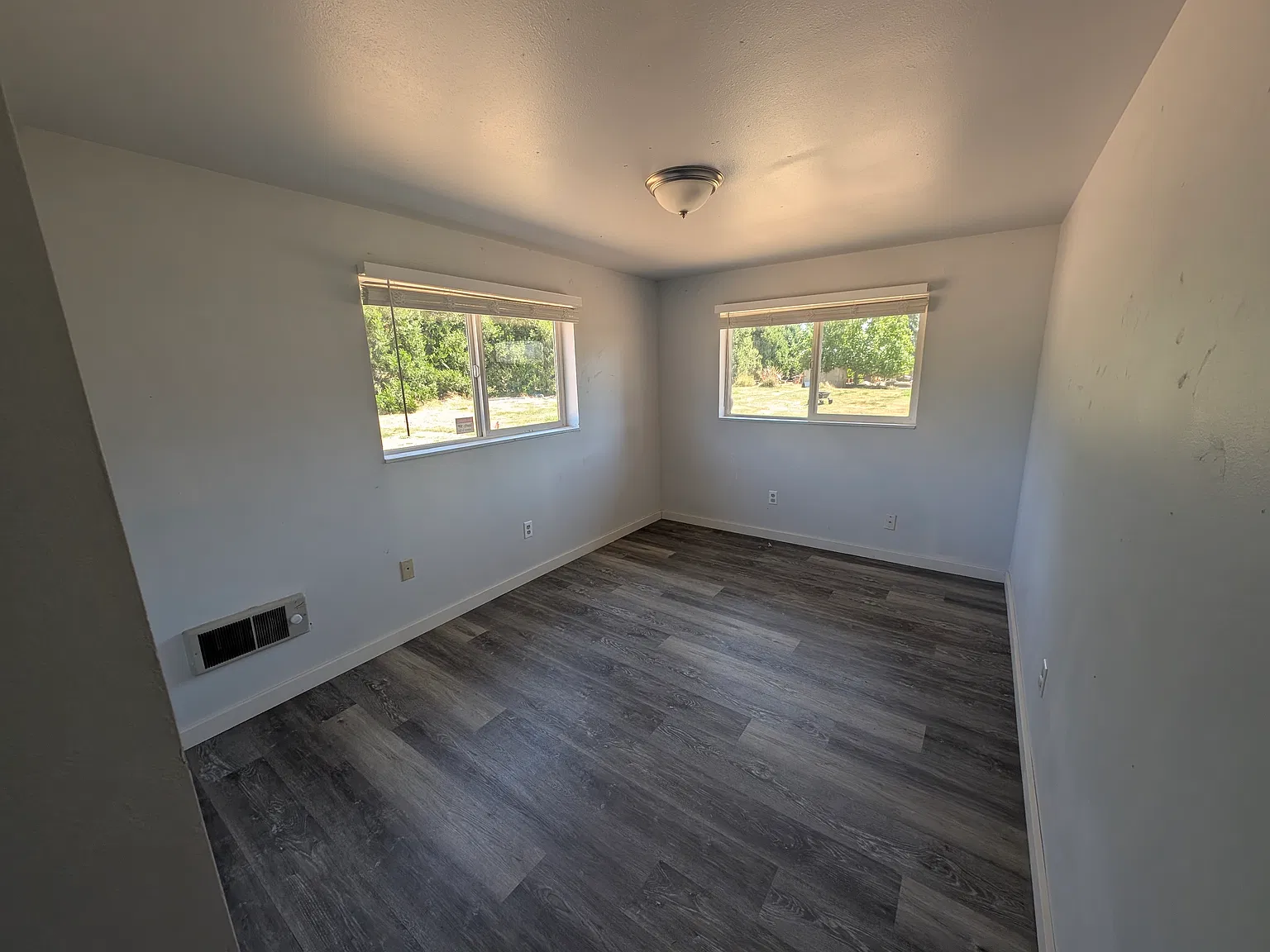 2 bed, 1000 sqft, $1,850 — Photo 2