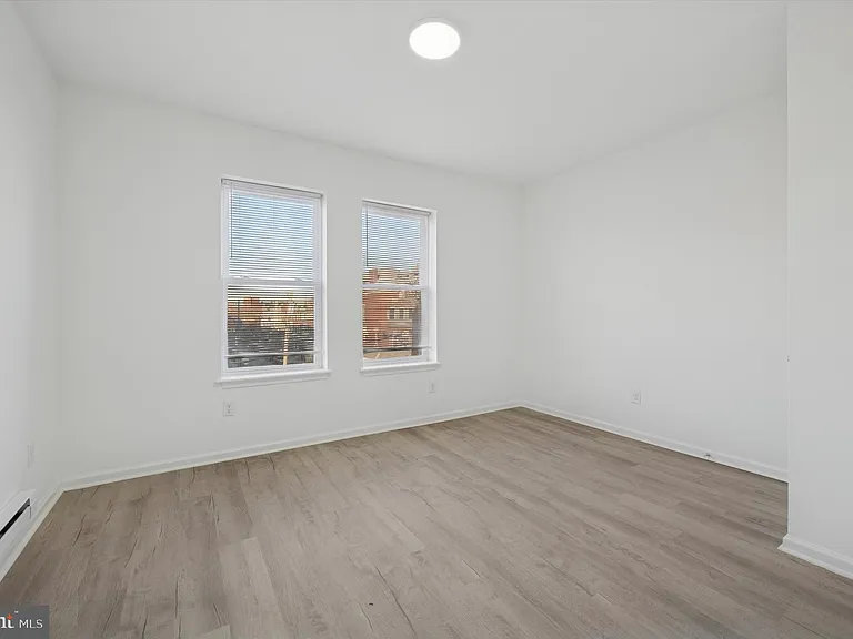 1418 W Erie Ave #4 — Photo 8