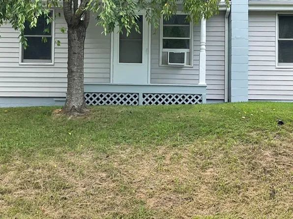 7165 Cove Hollow Rd, Elliston, VA 24087