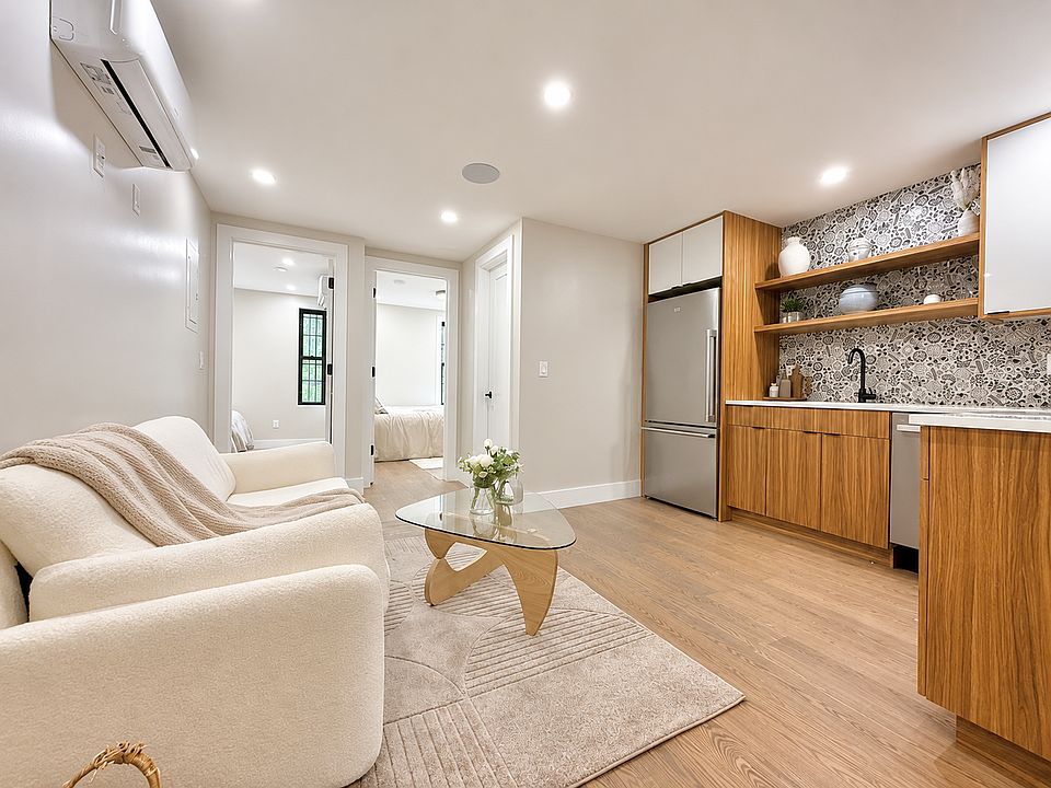 1st image of 604 Metropolitan Ave APT 2