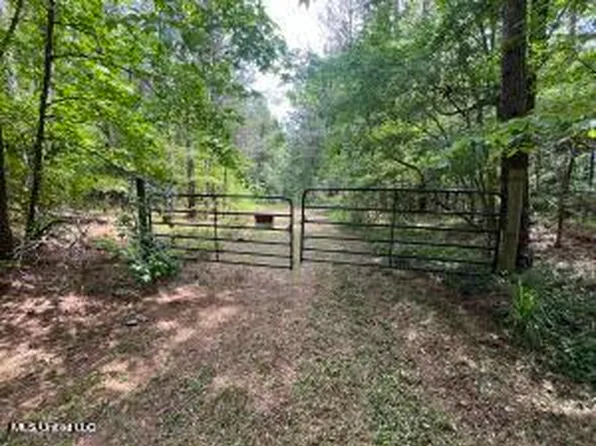 Lakeshore Rd, Jackson, MS 39212