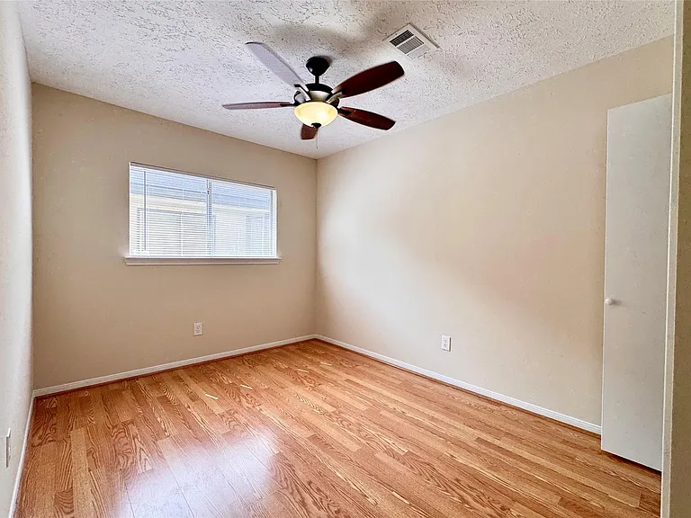 11746 Plumbrook Dr — Photo 13