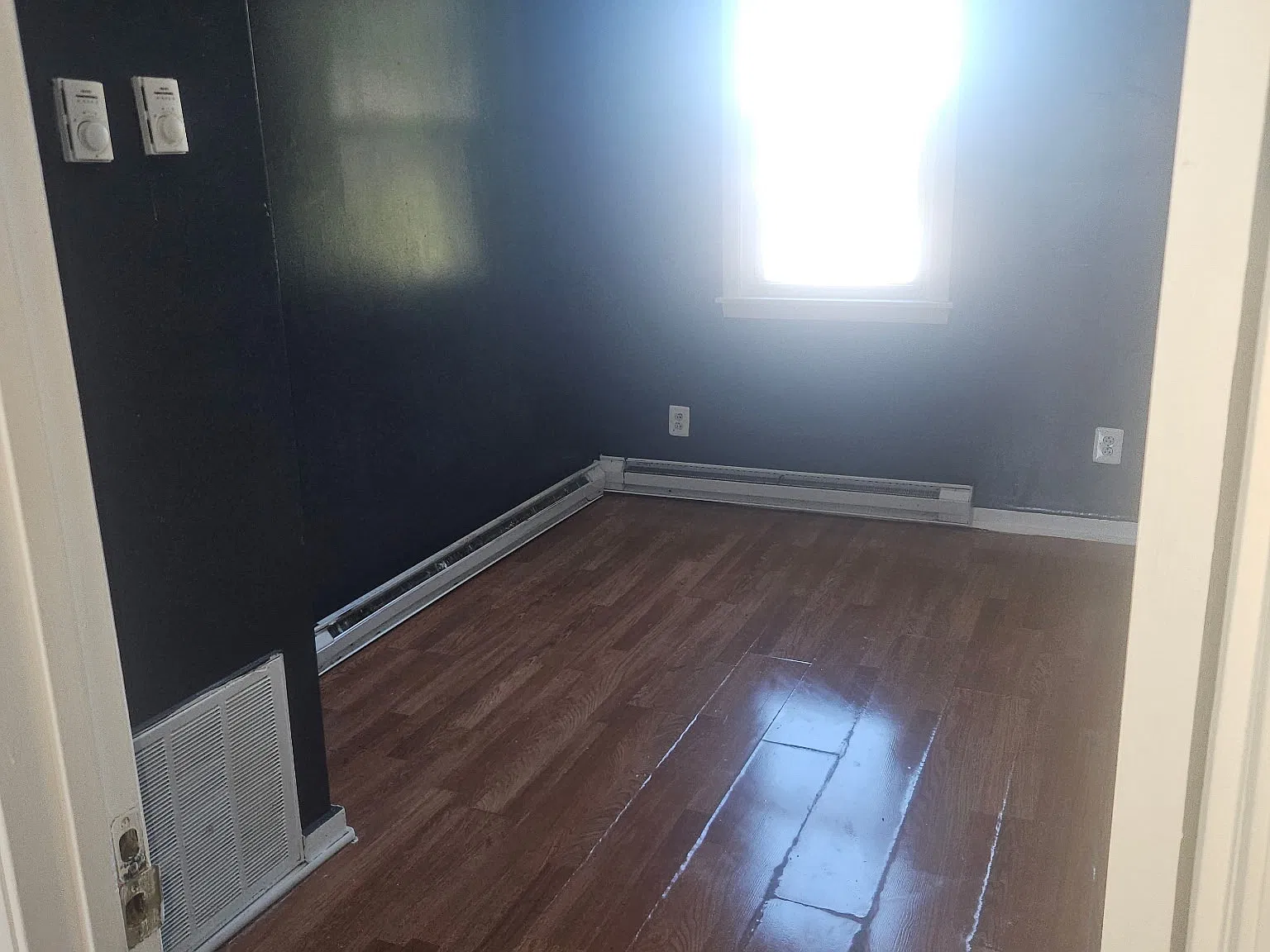 2 bed, 1800 sqft, $1,700 — Photo 1