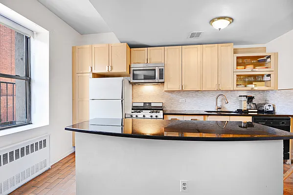 Rented by R New York | media 11