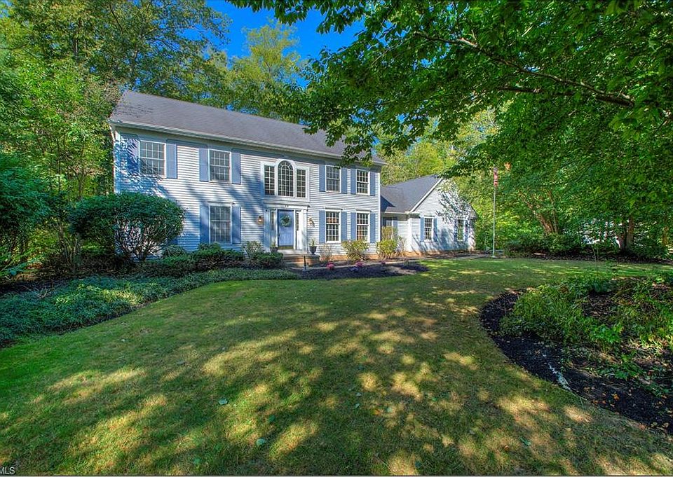 1st image of 69 Waterford Dr