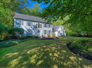 69 Waterford Dr, Chagrin Falls, OH 44022